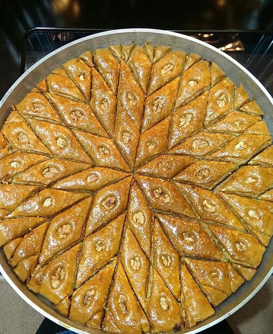 Пахлава бакинская 1 кг. (с грецкими орехами)Bakou baklava (pâtisseries sucrées aux noix )