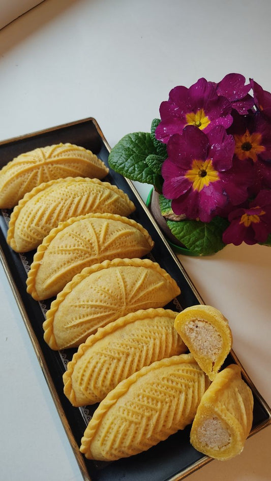 Shekyarbura pack of 5 pcs. (eastern sweet with nuts)